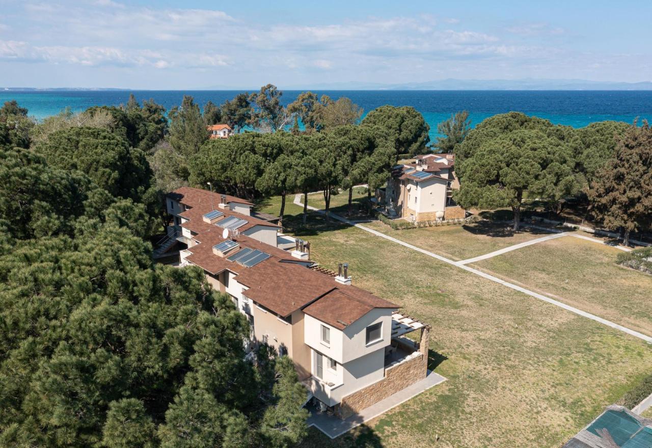 #Flh - Amalthia & Αthena Beachfront Houses In Pefkohori Екстер'єр фото