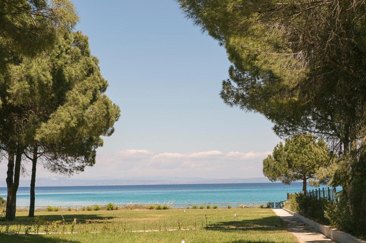 #Flh - Amalthia & Αthena Beachfront Houses In Pefkohori Екстер'єр фото